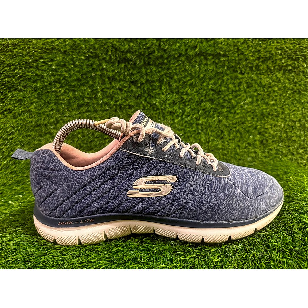 Skechers Max Cushioning 16
