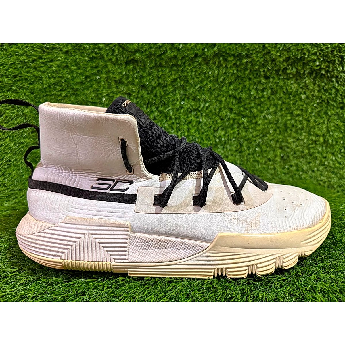 Under armor Motion 16