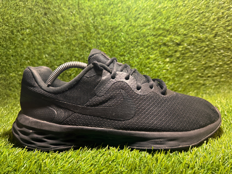Nike Revolution 6