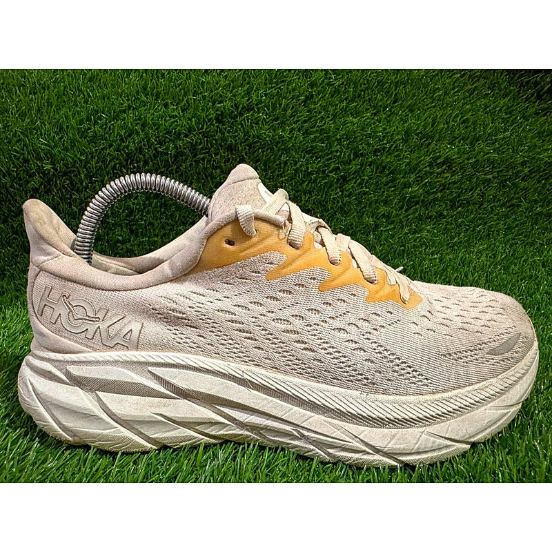 Hoka Speedgoat 10